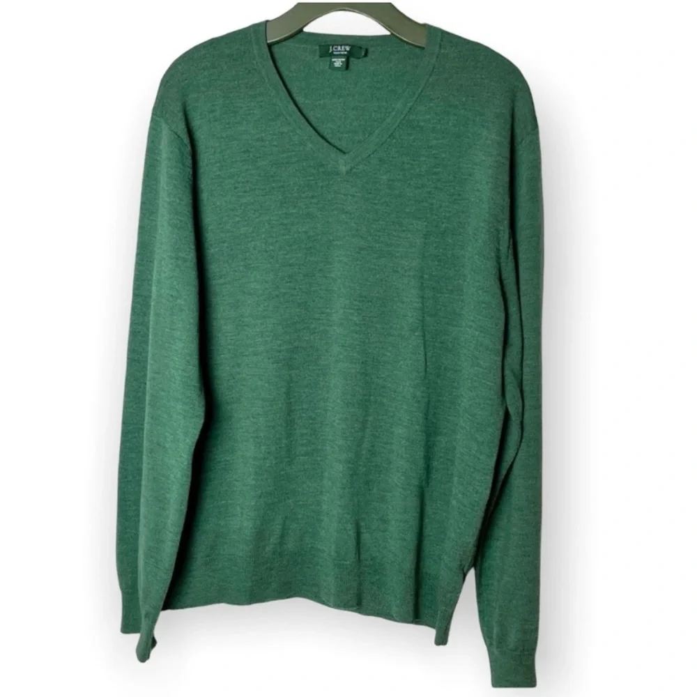 J.Crew men’s 100% Italian Merino wool v-neck forest green long sleeve size XL
